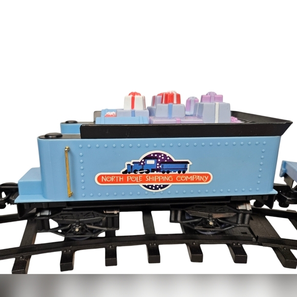 Memory Lane‎ Rudolph Island Of Misfit Toys Rudolph's Red Nose Express Train Set - Picture 6 of 17